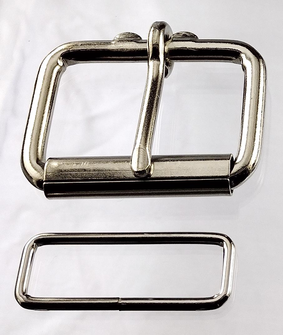 1 3/4 inch nickel plated maker pack consisting of 2 each of a heel bar roller buckle and a belt keeper.
